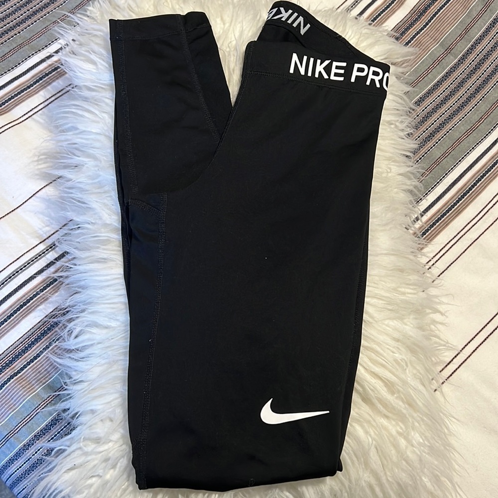 GUC NIKE PRO women’s leggings. Black. Size Small